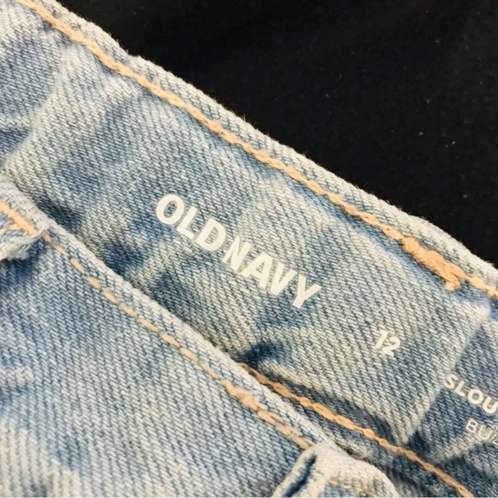 Old Navy High Rise Slouchy Straight Light Wash Distressed Jeans Girl’s size 12
